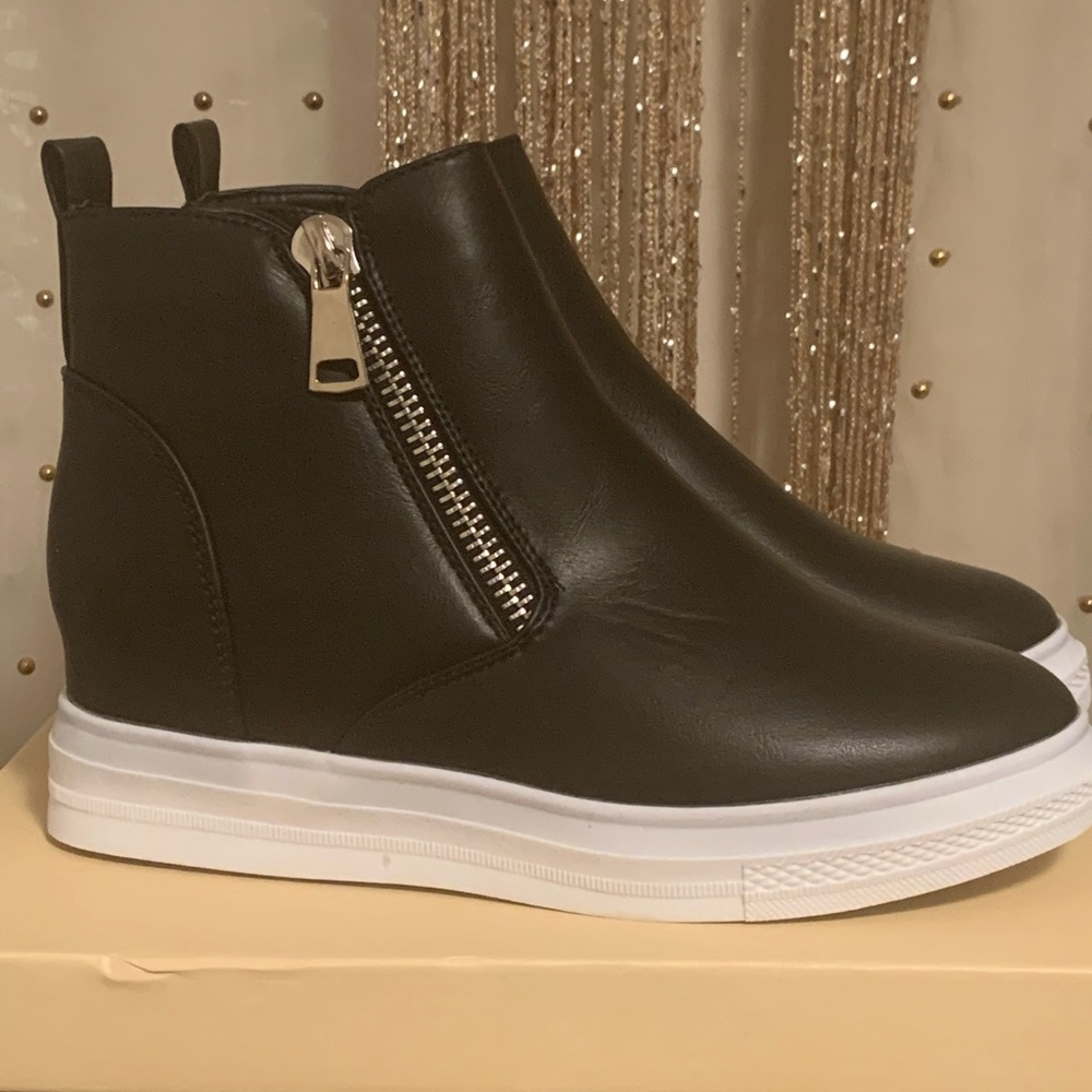 Wedge Sneakers..